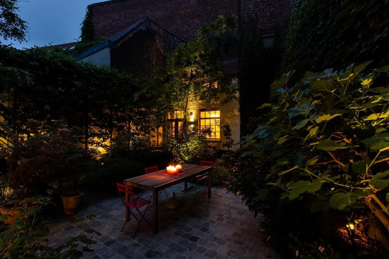 Pauline Loveling Apartment With Quiet Garden And 2 Bathrooms Antverpy Belgie