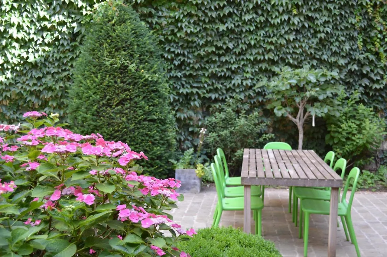 Pauline Loveling Apartment With Quiet Garden And 2 Bathrooms Antwerp 0*,  Belgium