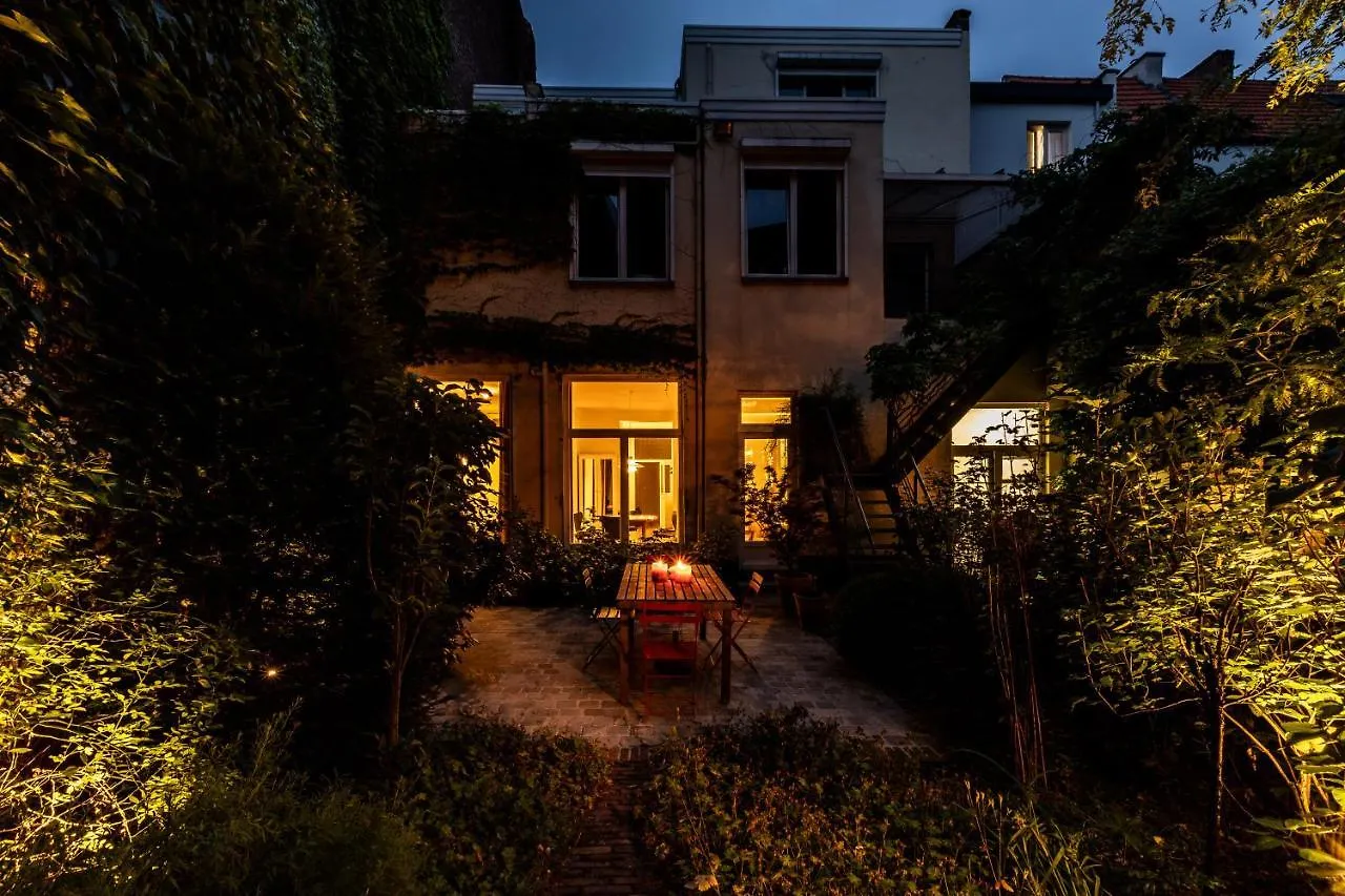 Pauline Loveling Apartment With Quiet Garden And 2 Bathrooms Antwerpen