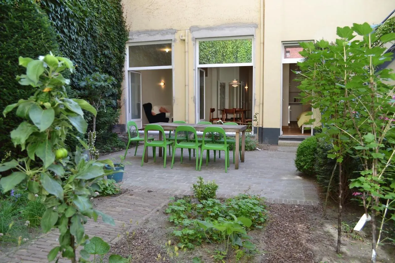 Pauline Loveling Apartment With Quiet Garden And 2 Bathrooms Antwerpen