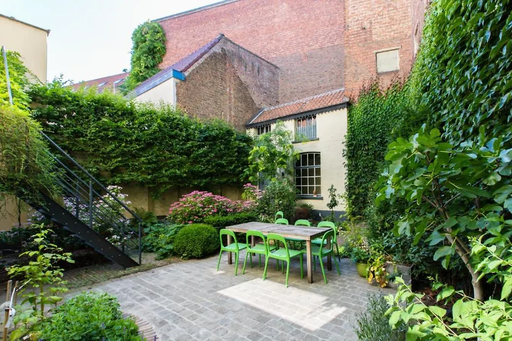 Pauline Loveling Apartment With Quiet Garden And 2 Bathrooms Antwerpen
