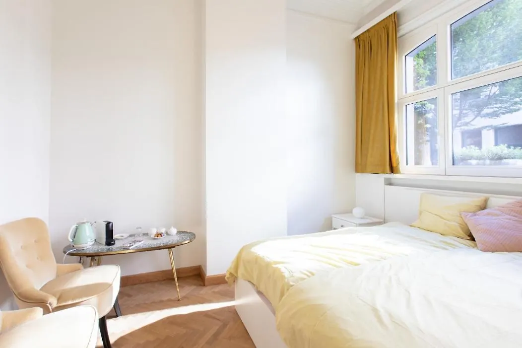 Pauline Loveling Apartment With Quiet Garden And 2 Bathrooms Antwerpen